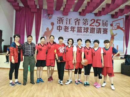 Ů��׳����